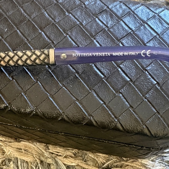 🕶️ Bottega Veneta Sunglasses with Matching Brown Leather Case🕶️ - Picture 2 of 10